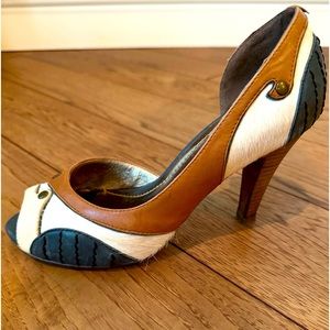 Vintage Dolce and Gabbana shoes size 38. I purchased this about 2010-2012